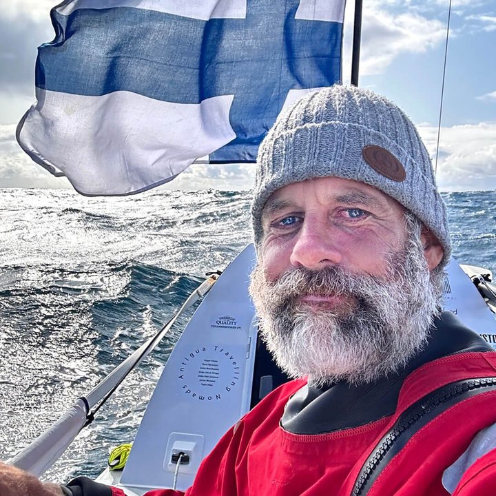 Ursuit siivittää soutua maailman merillä